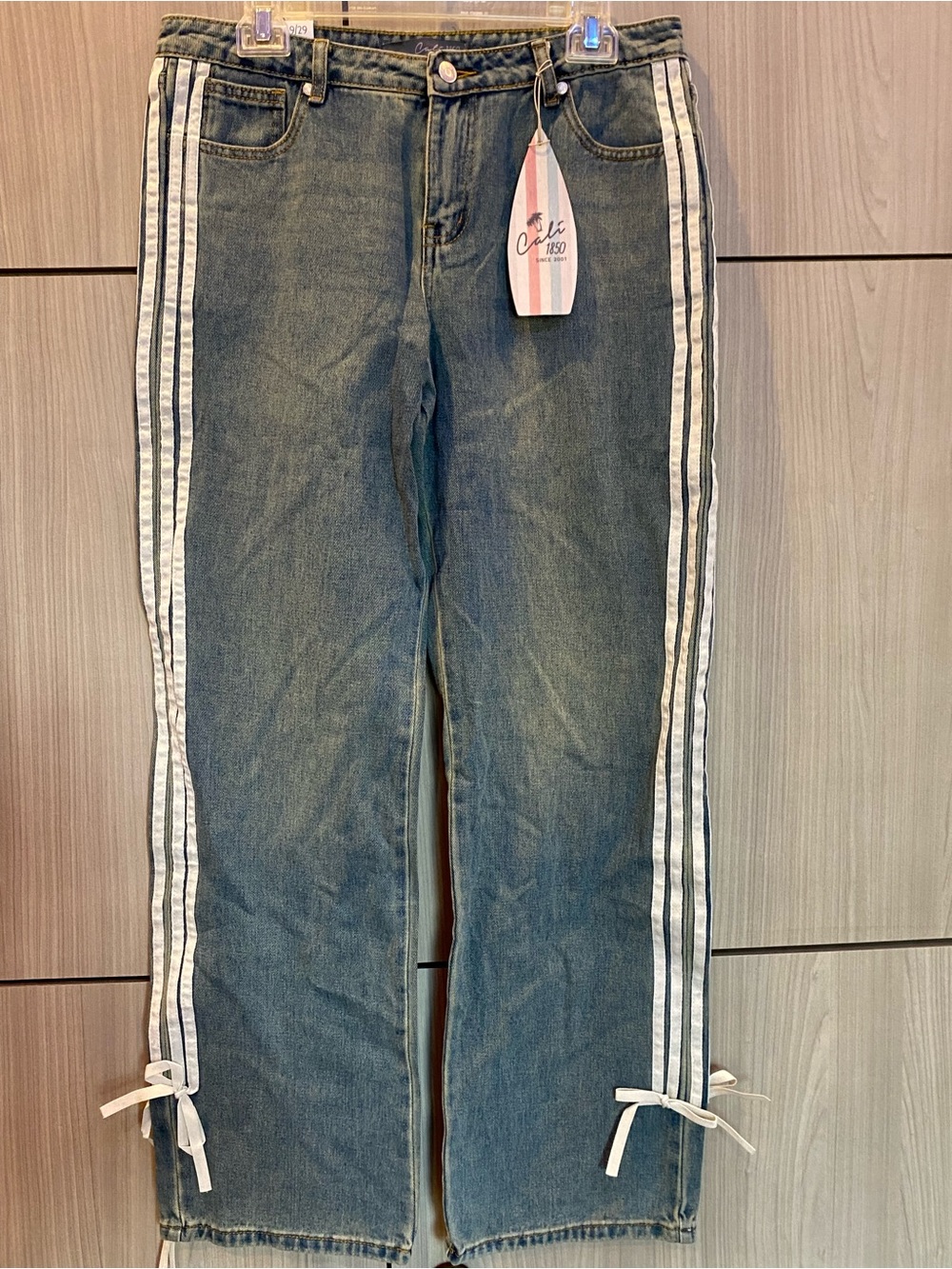 Cali 1850 Jeans with Side Stripes and Bow size 9 / 29 NWT New